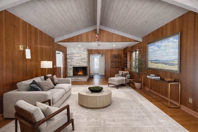 Photo - 520 Murray Hill Rd