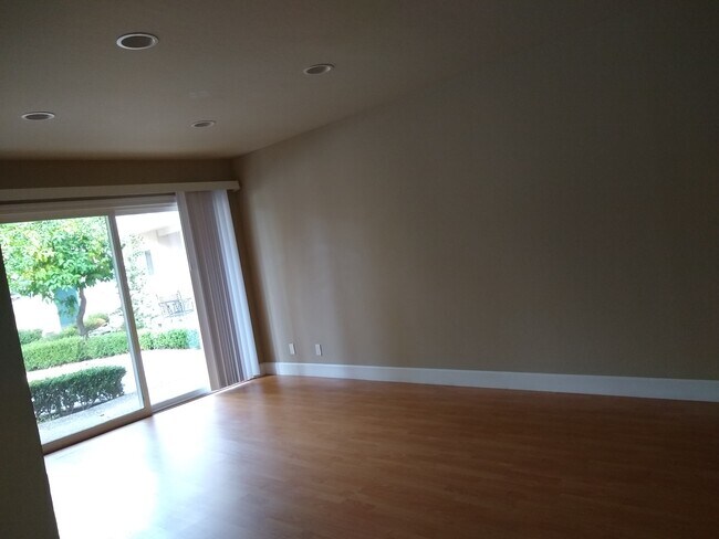 Photo - 1300 Montecito Ave Apartments