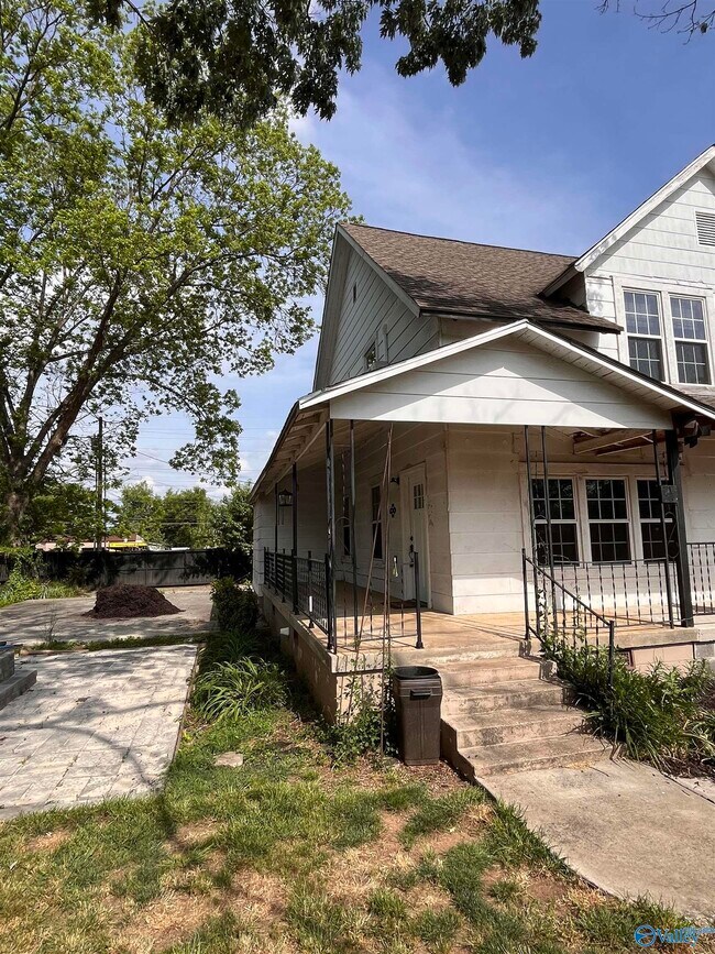 Photo - 3705 Alpine St SW