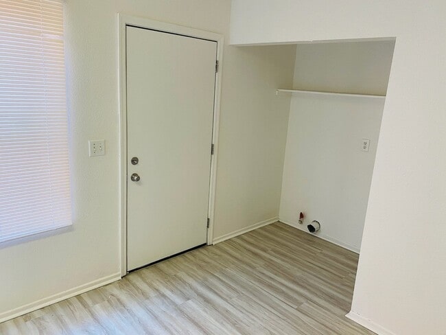 Photo - 1786 North Ave