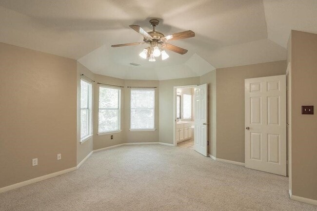 Photo - 111 S Winterport Cir