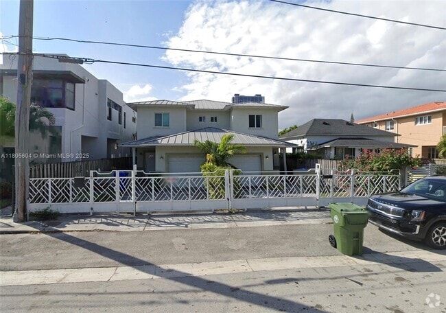 Building Photo - 3144 New York St Rental