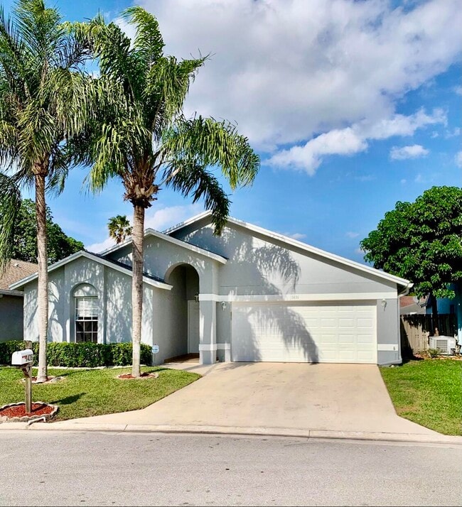 Photo - 1436 Waterway Cove Dr House