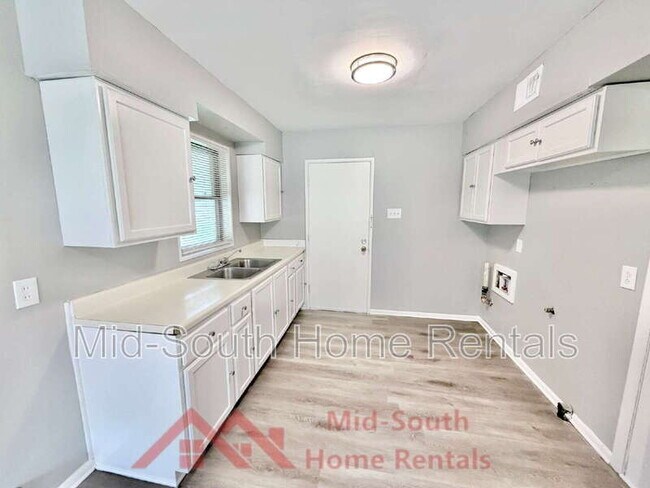 Photo - 1730 Tahiti Ln