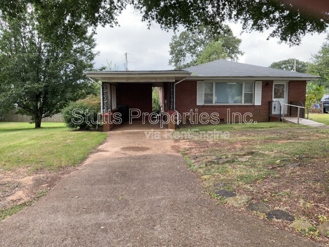 Building Photo - 3407 Pine Cir Rental