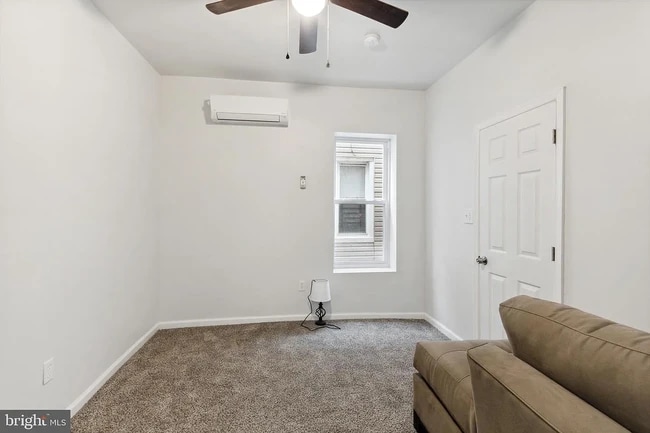 Photo - 830 W 3rd St Unit Apartment 1