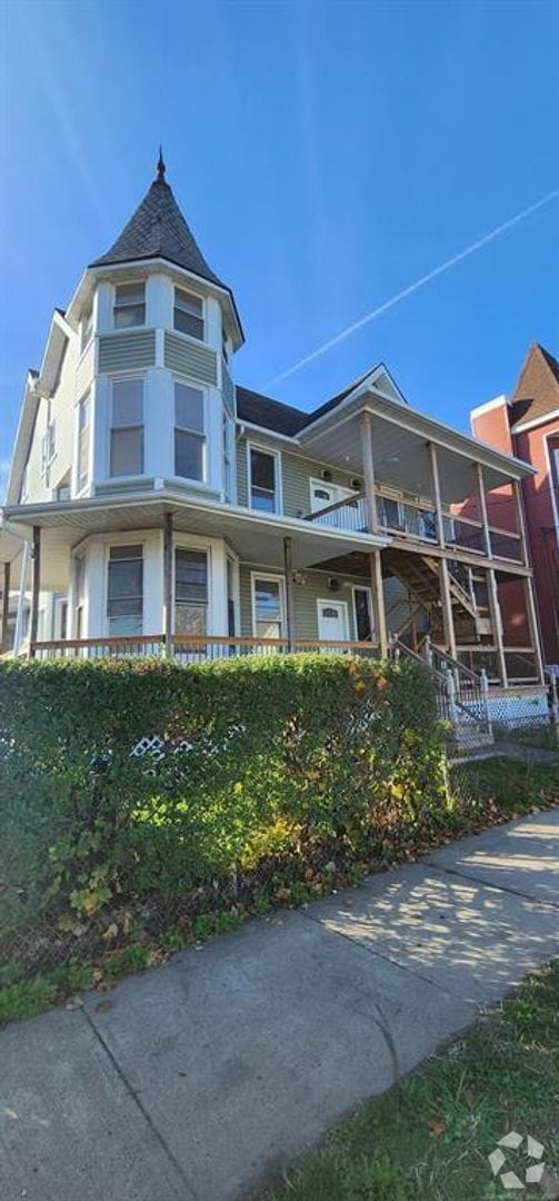 Building Photo - 327 Broad St Unit 327 Broad St 2nd Floor Rental