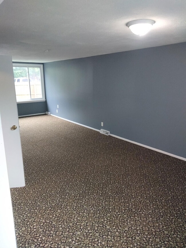 Building Photo - 226 Martin St Rental