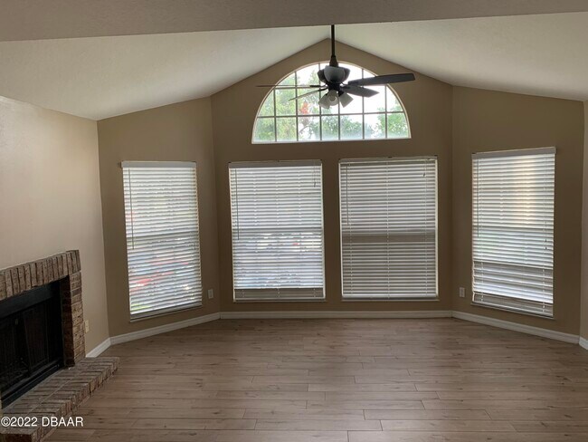 Photo - 942 Bakewell Ct Unit 202