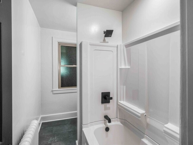 Photo - STUNNING 1-BEDROOM IN CRAFTON, READY FOR M... Unit 6