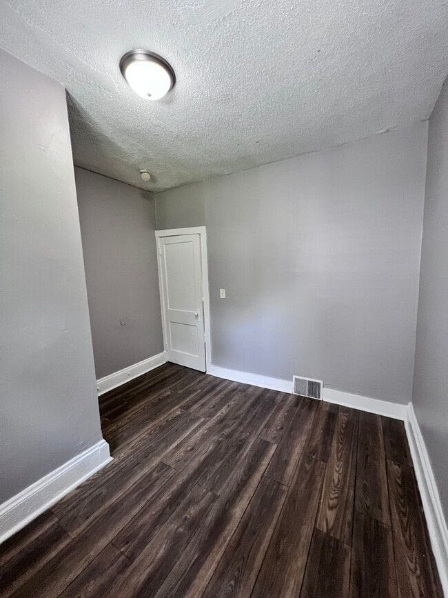 Photo - 3362 E 145th St Unidad 3