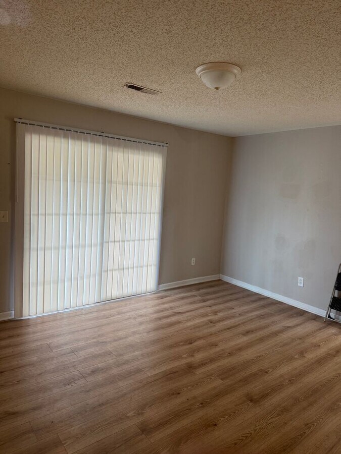 Photo - 515 Mystic Dr Apartment Unit #E