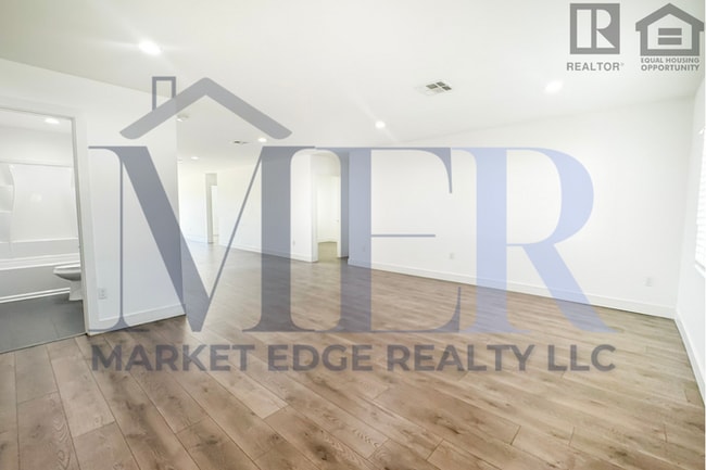 Photo - 5Bed/3Bath Home University/McClintock! $39...