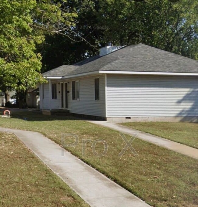 Building Photo - 517 E Washington St Unit A
