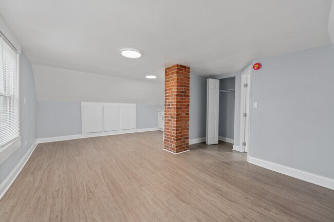 Photo - 221 N Elizabeth St Unit 4