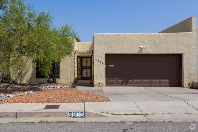 Building Photo - 6805 La Casa Bonita NE Rental