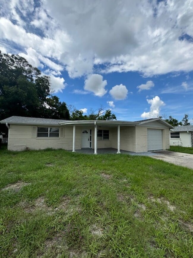 Photo - This cozy 2 bedroom 1 bath home in Holiday!