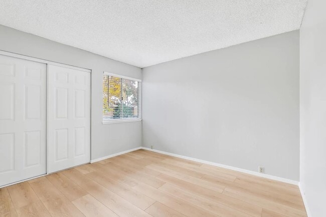 Photo - 1574 Drake Dr