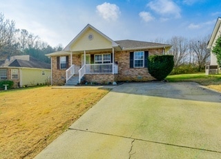 Photo - 220 Woodmaker Ct House