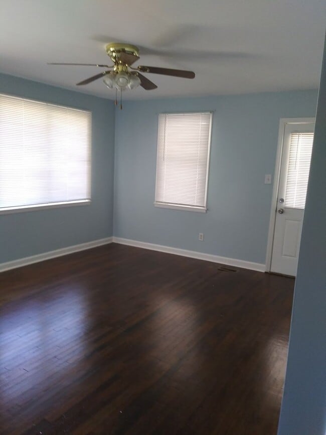 Photo - Look No Further!