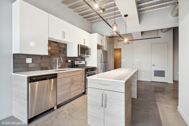 Photo - 1241 N Milwaukee Ave Unit 409
