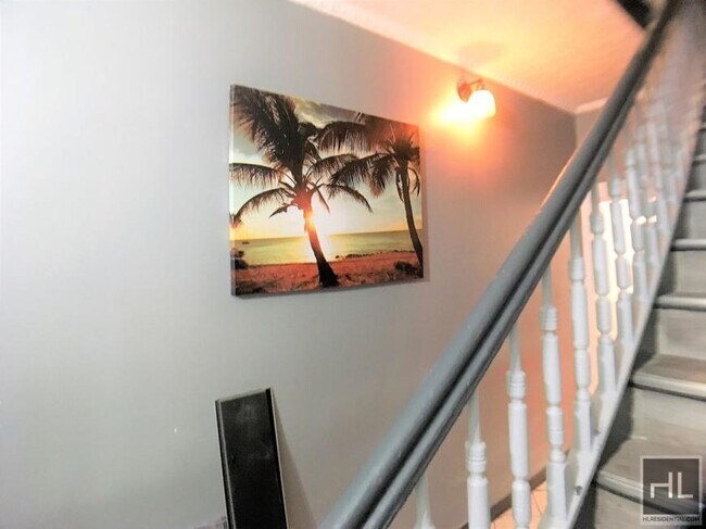 Building Photo - 4 bedroom in BROOKLYN NY 11233 Unit 2 Rental