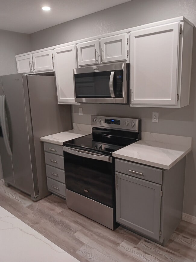 Building Photo - 2910 W Marconi Ave Unit 109 Rental