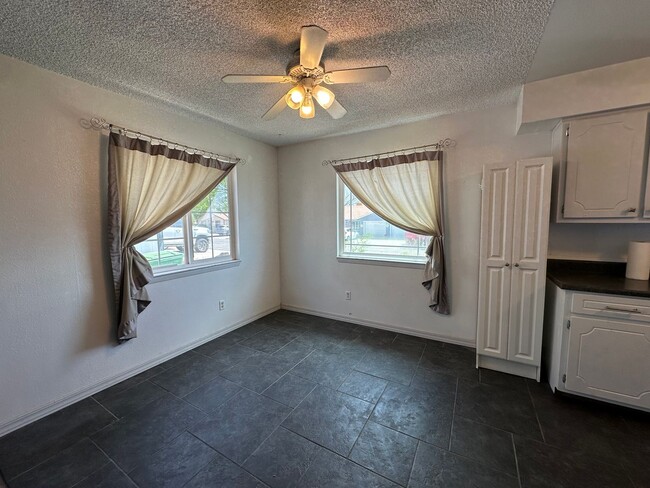 Photo - 3 Bedroom 2 Bathroom Duplex available to rent in Farmington