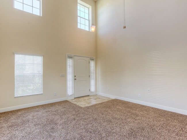 Photo - 1705 Southern Oak Loop