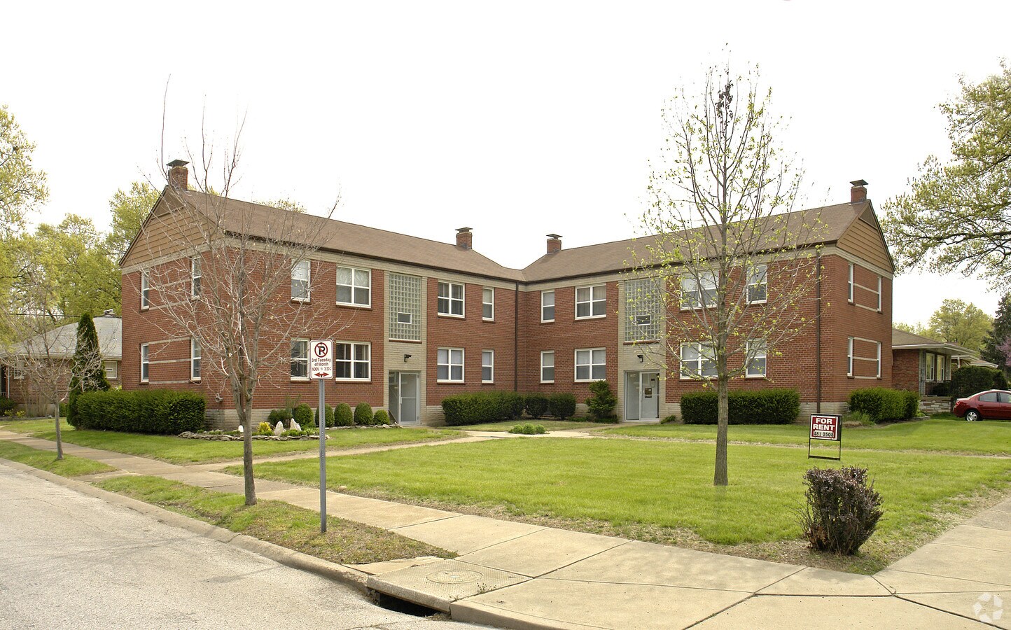 Photo - 7000-7004 Jamieson Ave Apartments