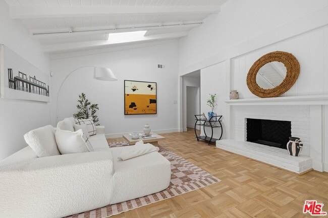 Photo - 864 Bienveneda Ave