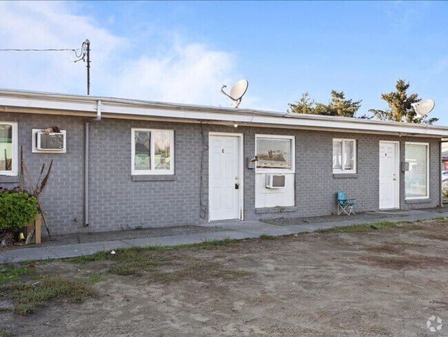 Building Photo - 928 W Ruby St Unit B Rental
