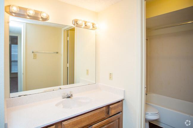 Photo - 1 bedroom in Dallas TX 75219 Unit # 53