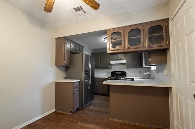 Photo - Charming Eastmoor Home: Perfect for Your New Adventure!