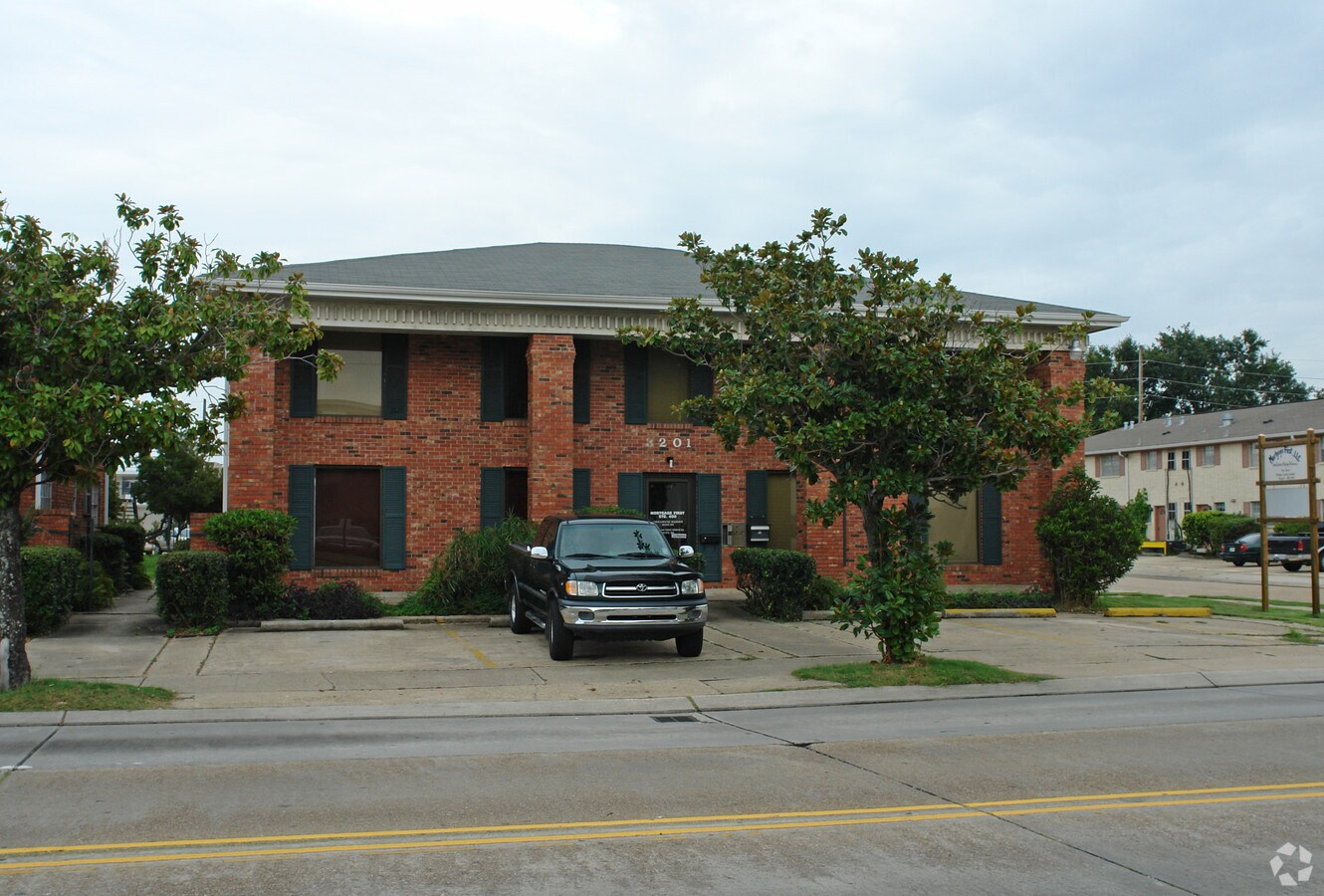 Photo - 3201 Cleary Ave Apartments
