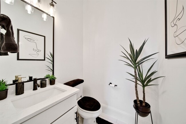Photo - 1306 Laird St