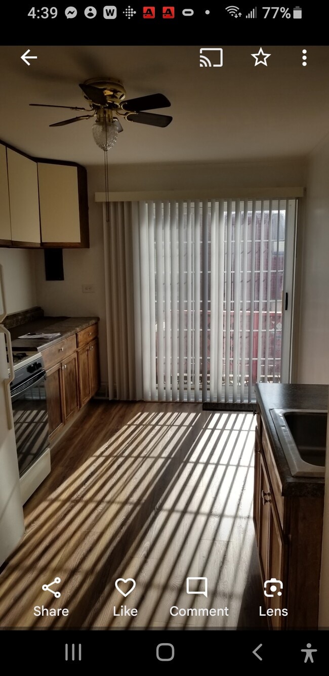 Building Photo - 4516 N Kenneth Ave Unit 2nd floor front