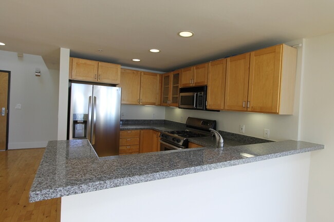 Photo - EPIC REA: Spacious Live/Work Loft in SOMA with Rooftop Views Unit 12