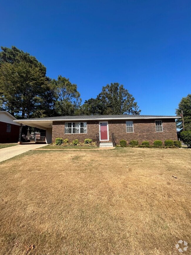 Building Photo - Updated 3-bedroom, 1.5-bath home