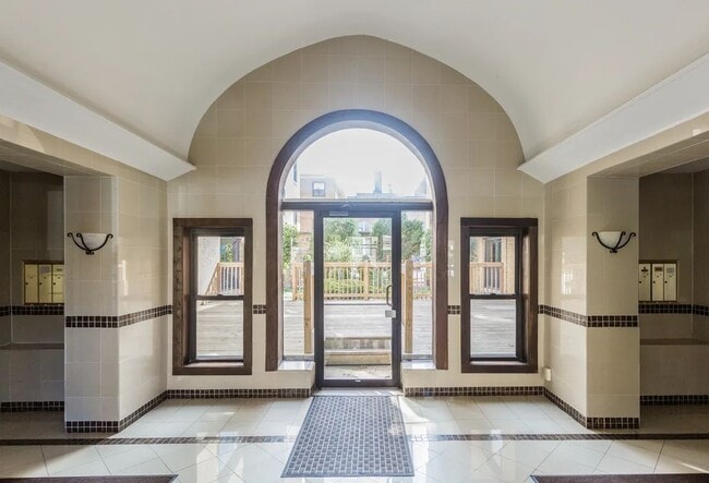 Photo - 4556 W Wilson Ave