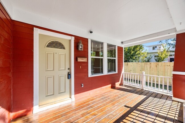 Photo - 1912 Shearn St