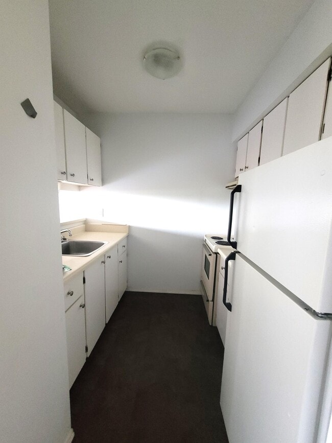 Photo - 880-880 Prince Rupert Blvd