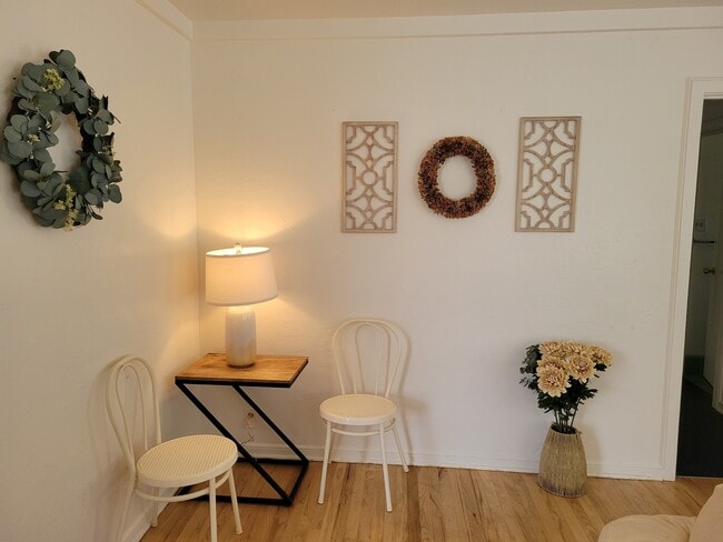 Building Photo - 1120 Evans Ave Unit 3