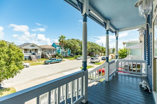 Photo - 1625 Ave M 1/2