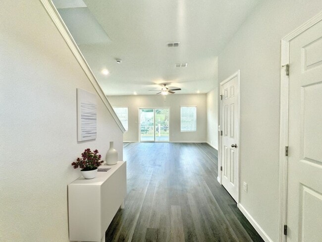 Photo - Brand-New 3-Bedroom Home Near NS Mayport with Modern Comforts and Prime Location!