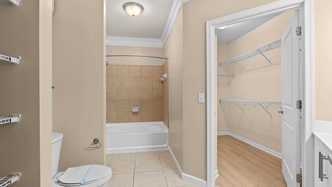 Bathroom - Gaithersburg Station