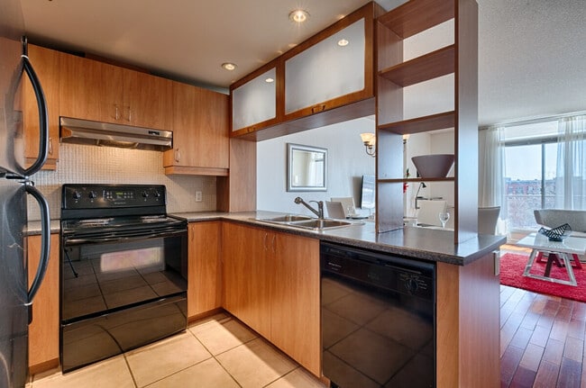 Photo - 138 Av. Atwater Unit ID1261775P