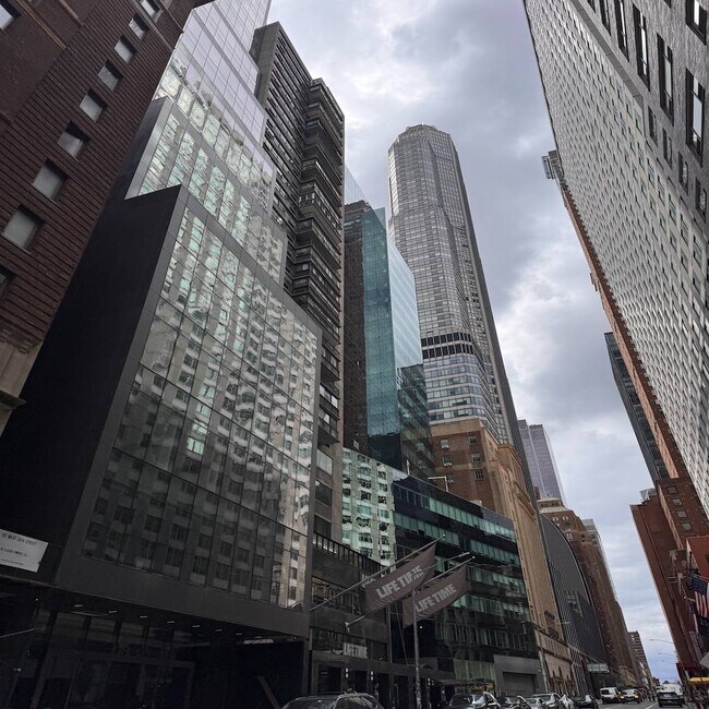 Photo - 150 W 56th St
