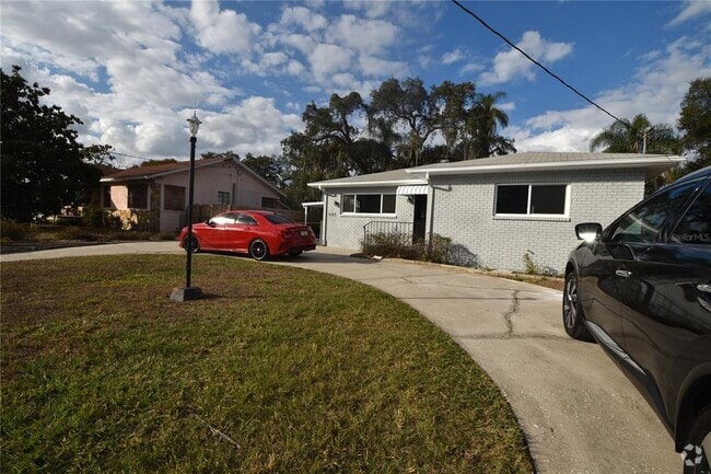 Building Photo - 1107 W Woodlawn Ave Rental