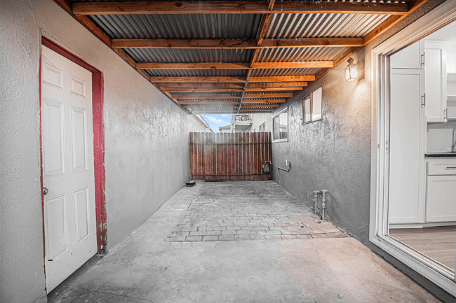 Photo - Riverside Ave Apts